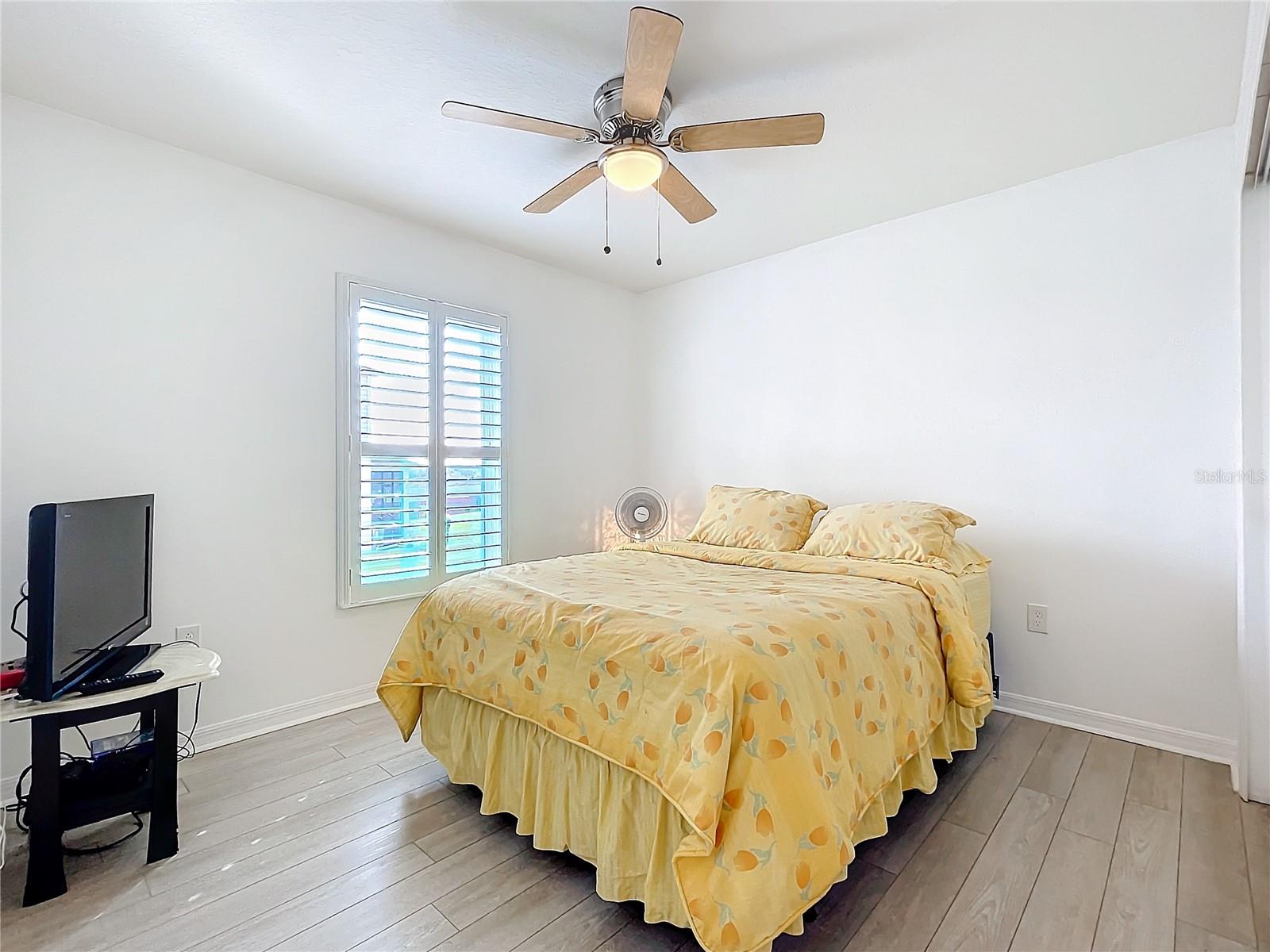 Listing photo id 23 for 2369 Crossandra Street