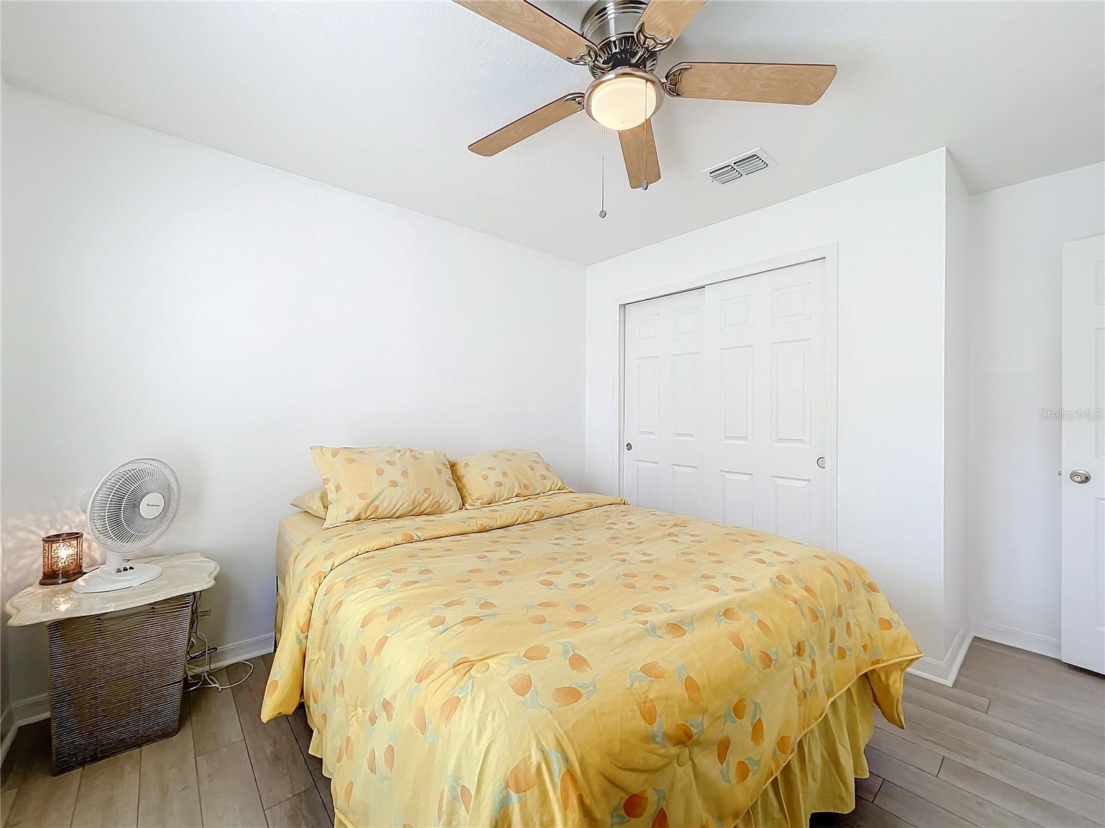 Listing photo id 24 for 2369 Crossandra Street