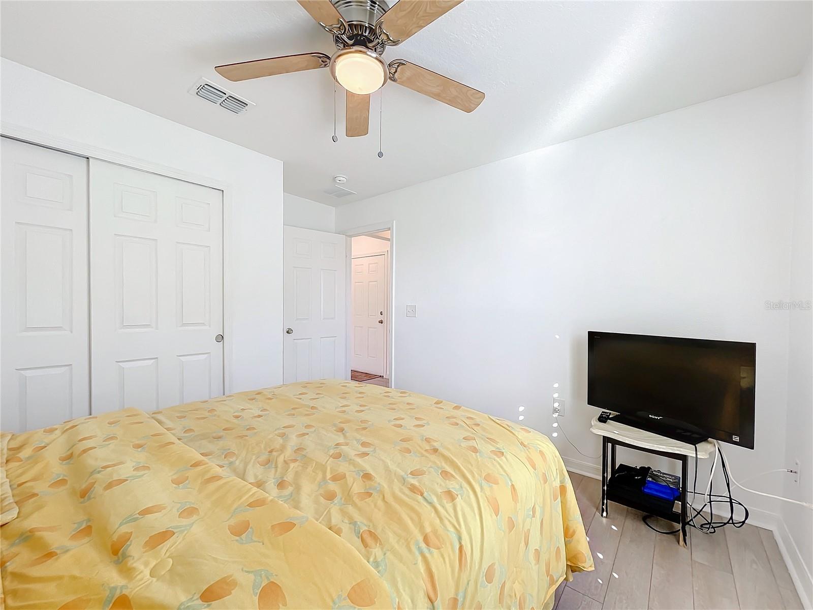 Listing photo id 25 for 2369 Crossandra Street