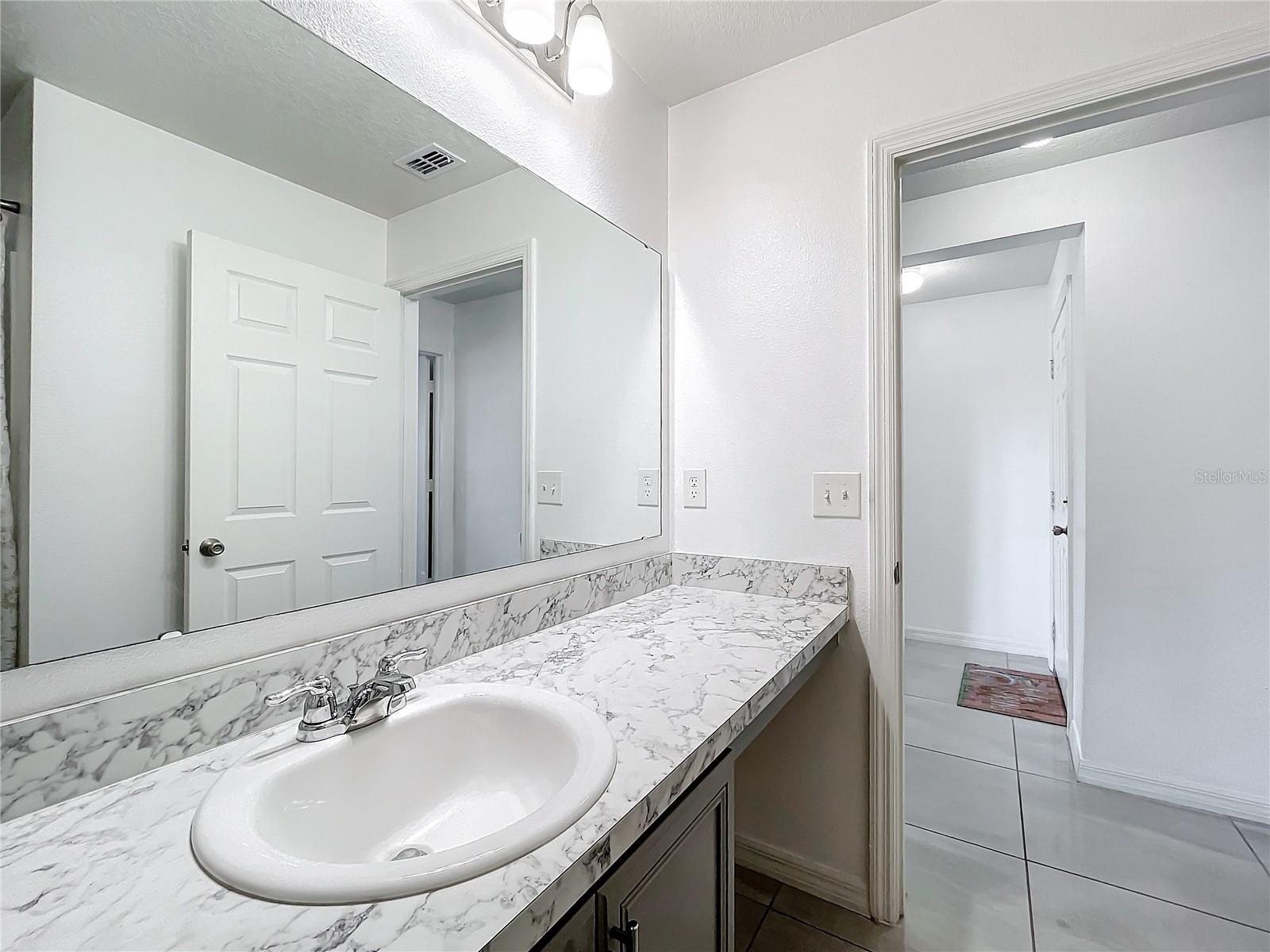 Listing photo id 29 for 2369 Crossandra Street