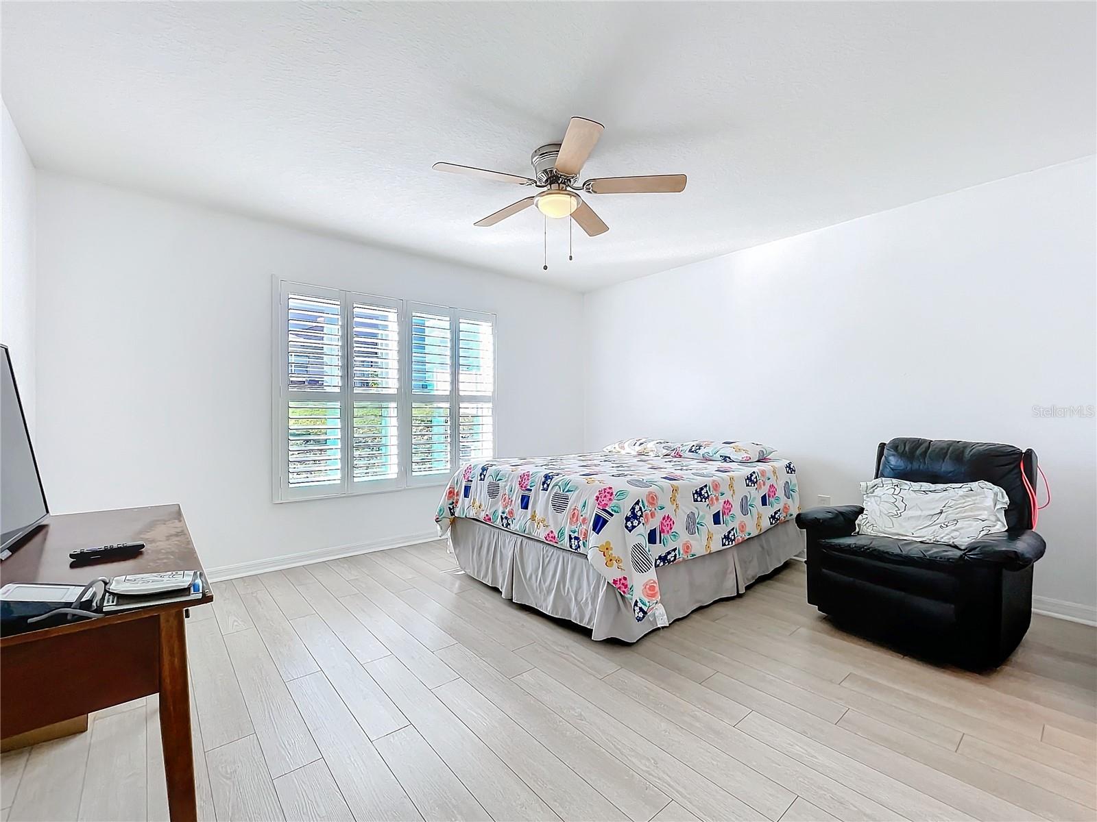 Listing photo id 30 for 2369 Crossandra Street