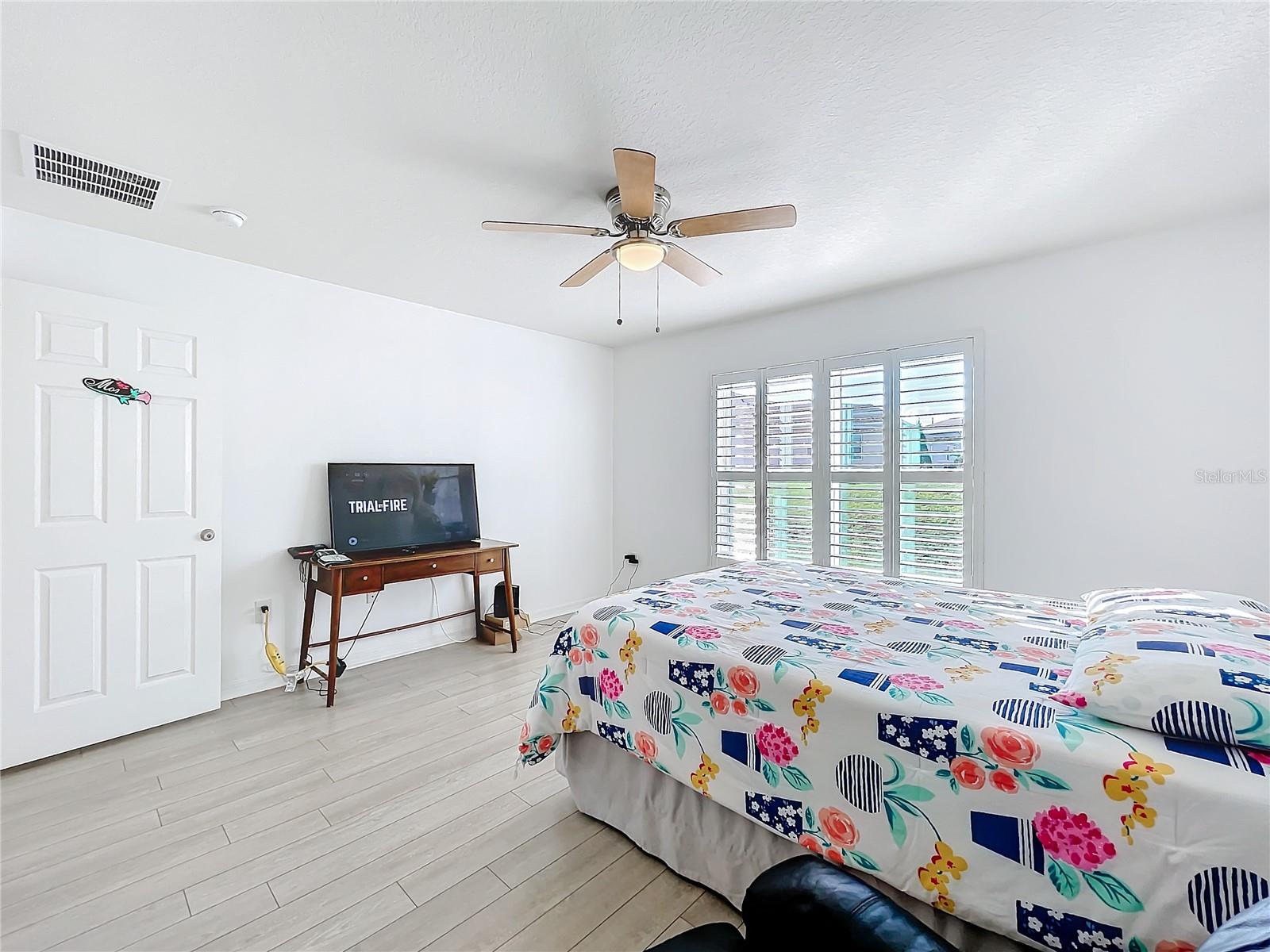 Listing photo id 33 for 2369 Crossandra Street