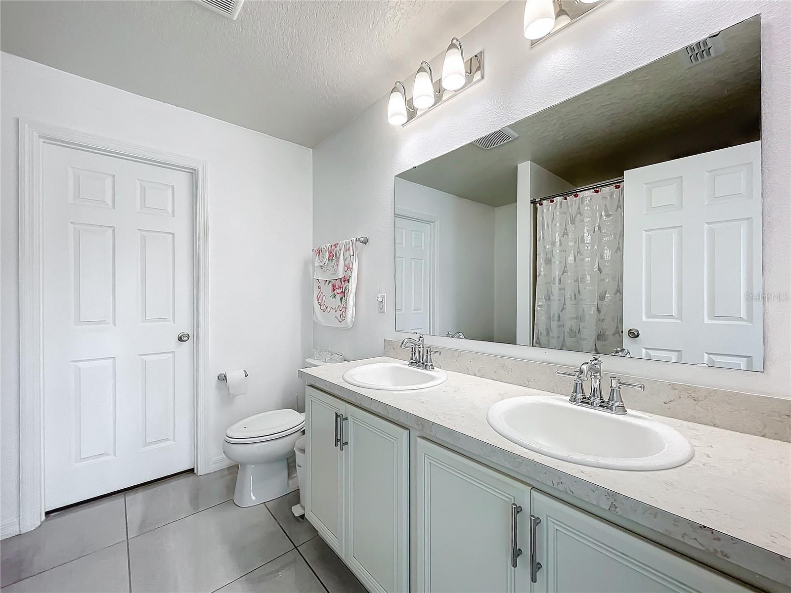 Listing photo id 34 for 2369 Crossandra Street