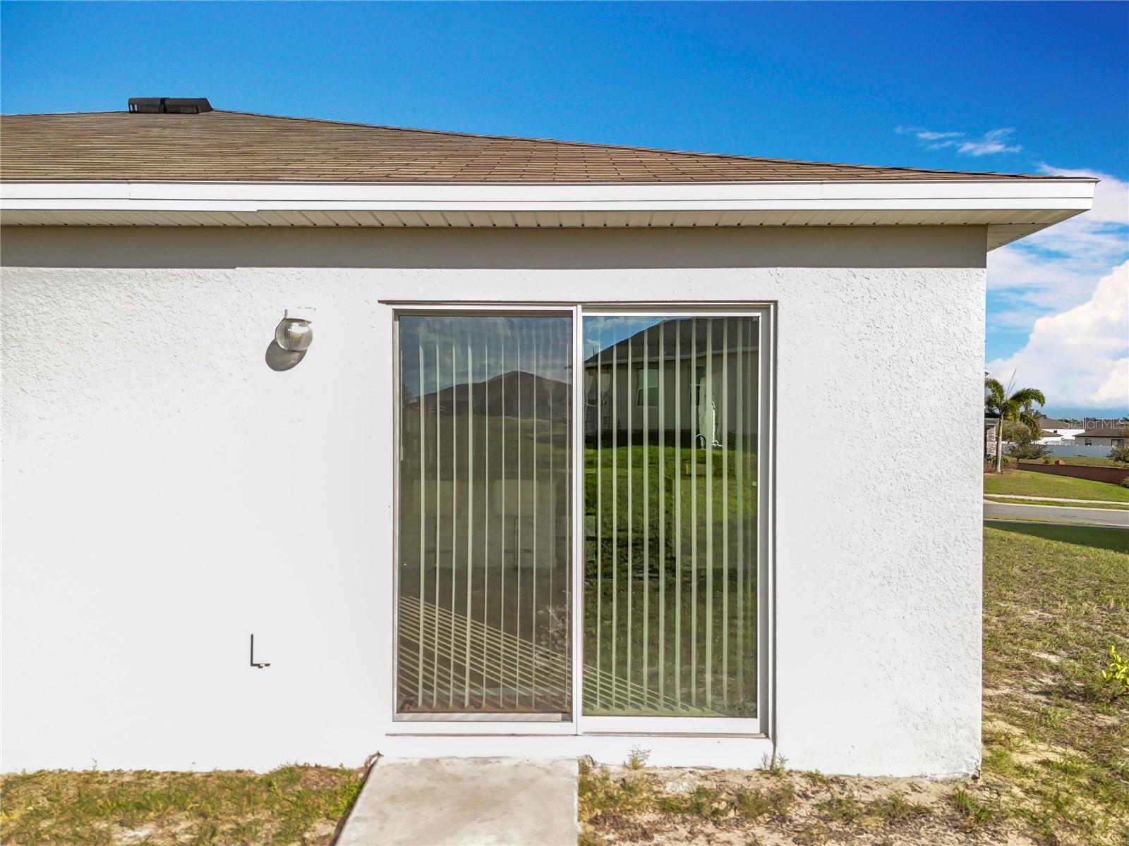 Listing photo id 39 for 2369 Crossandra Street