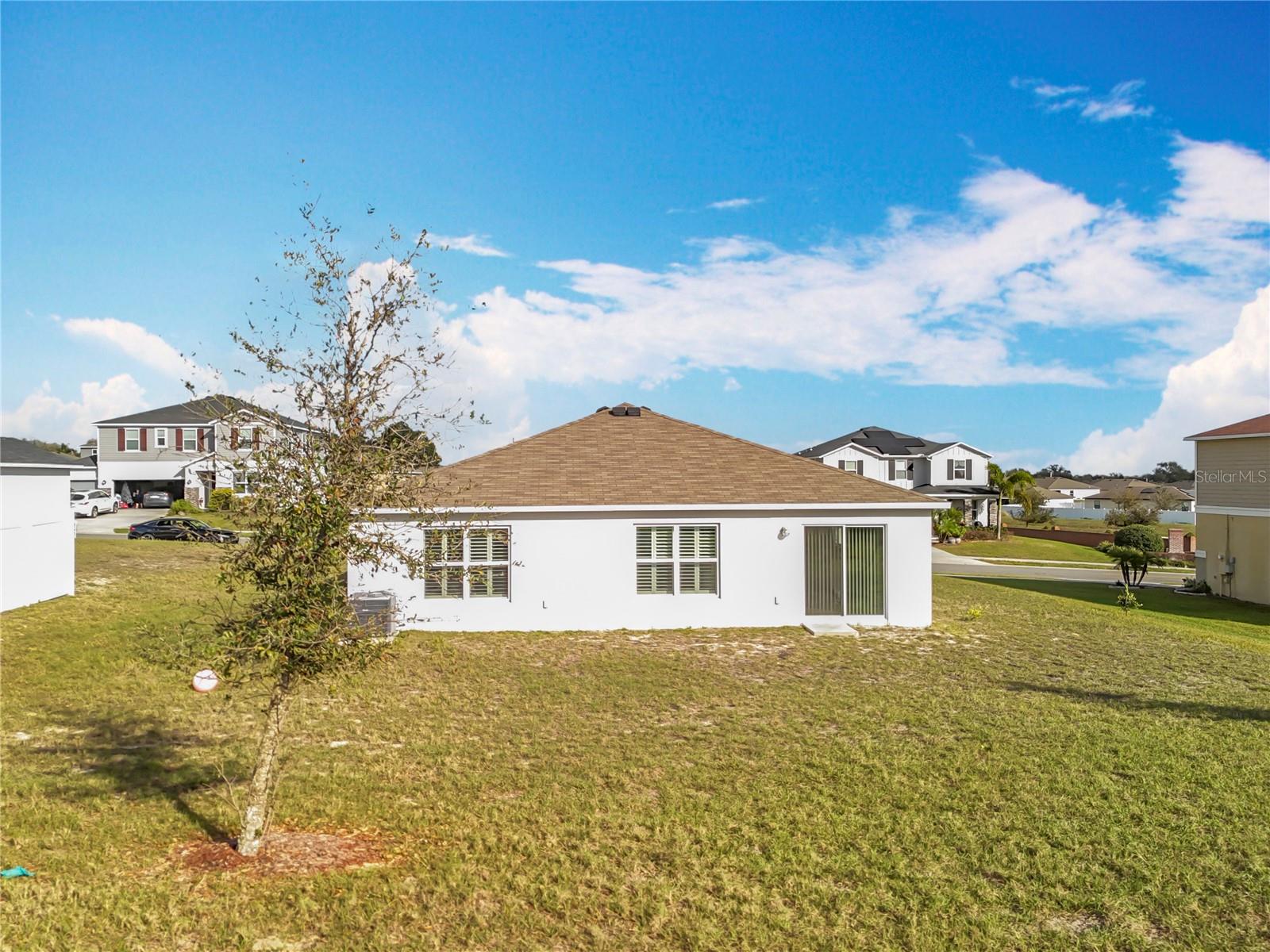 Listing photo id 41 for 2369 Crossandra Street
