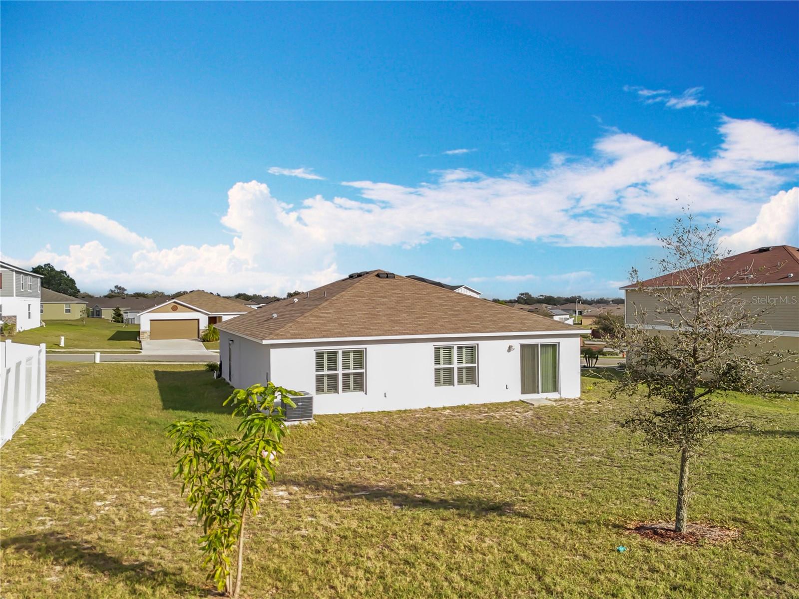 Listing photo id 42 for 2369 Crossandra Street