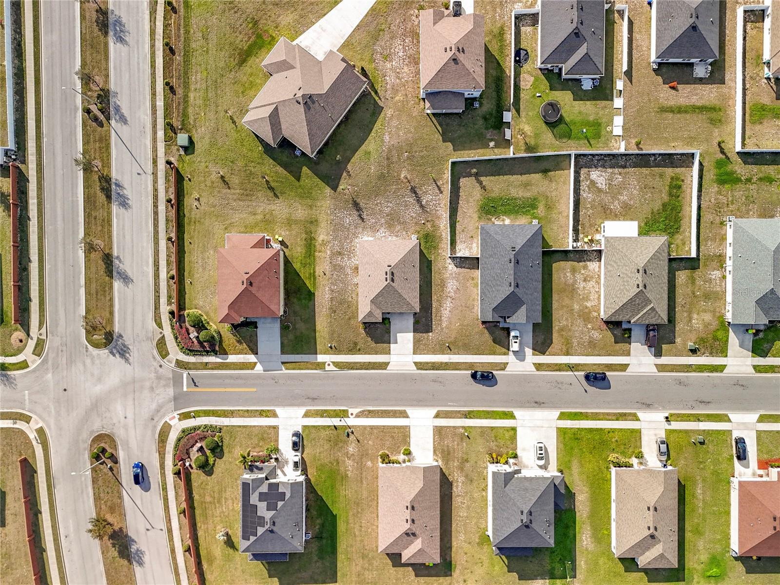 Listing photo id 49 for 2369 Crossandra Street