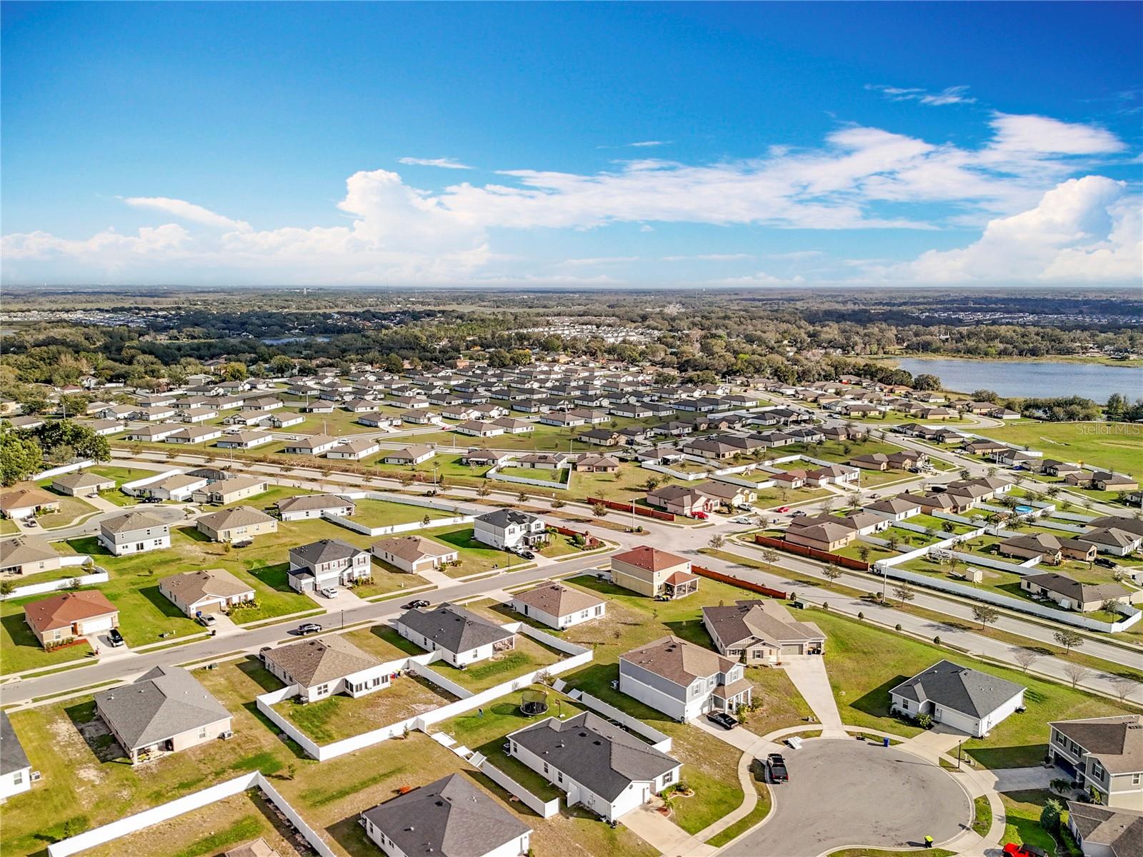 Listing photo id 55 for 2369 Crossandra Street