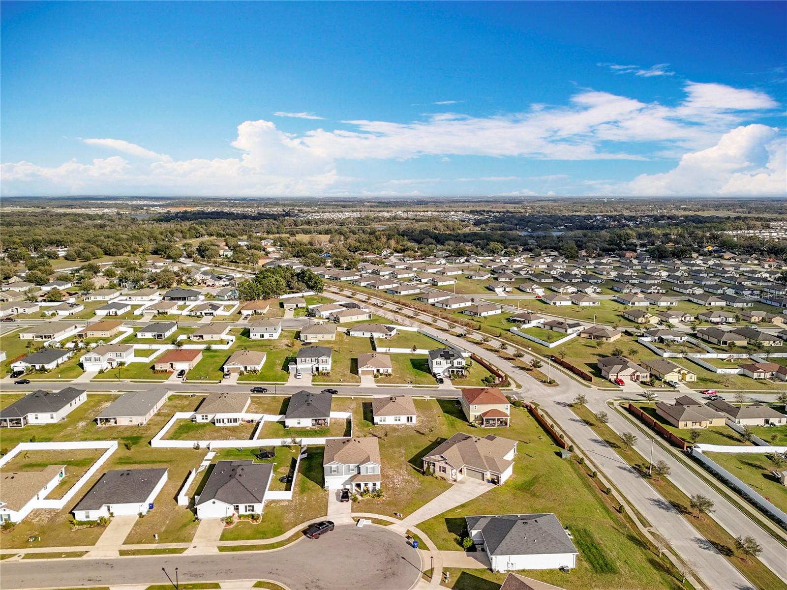 Listing photo id 56 for 2369 Crossandra Street