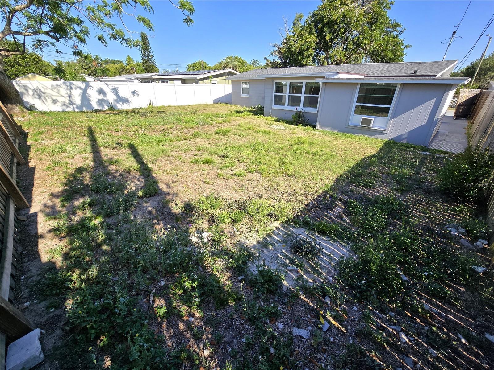 Image 18 of 31 For 5014 Galaxy Drive