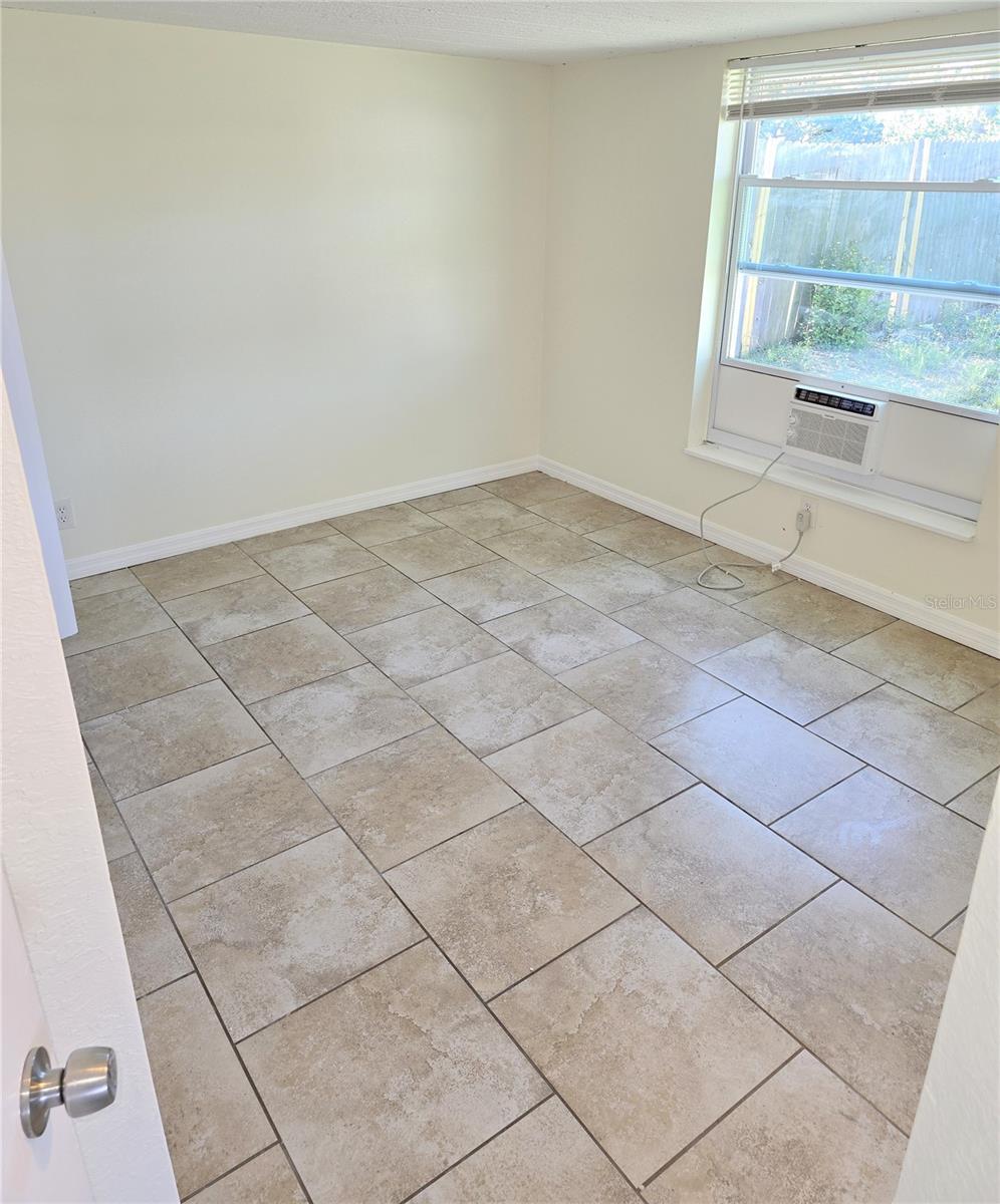 Image 7 of 31 For 5014 Galaxy Drive