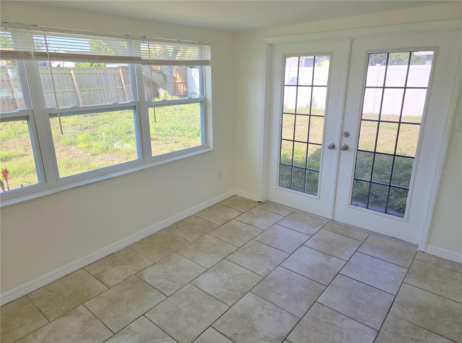 Image 9 of 31 For 5014 Galaxy Drive
