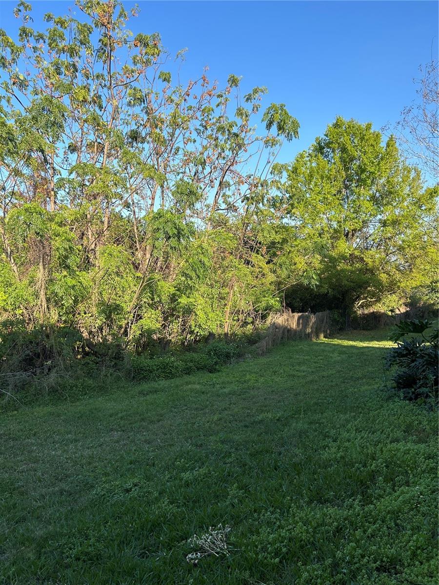 Image 15 of 21 For 5112 Conroy Road 17
