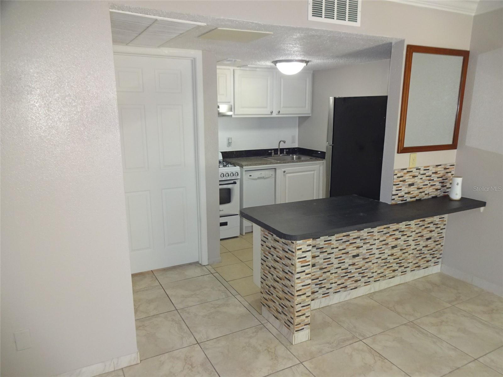 Image 2 of 16 For 128 Water Front Way 160