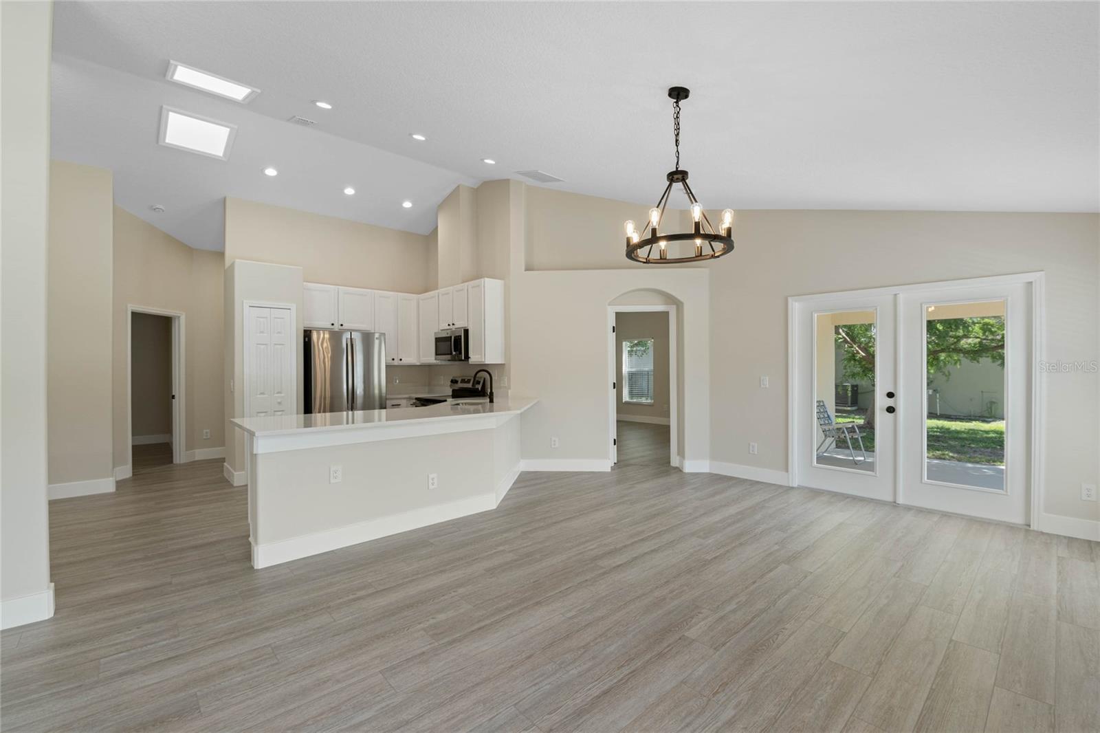 Image 6 of 23 For 9324 Pecky Cypress Way