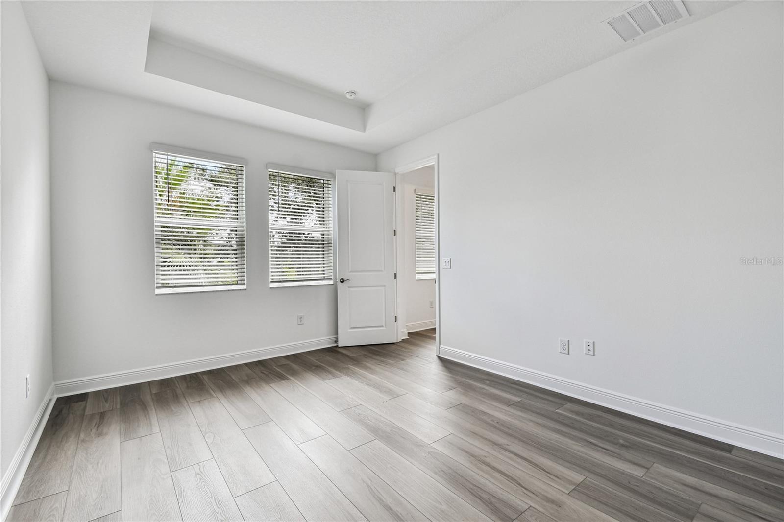 Image 22 of 28 For 17236 Savory Mist Circle