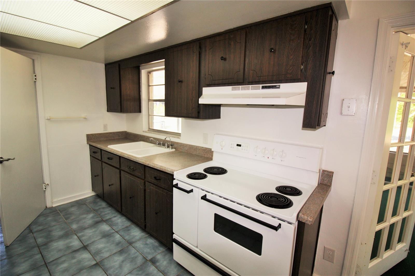 Image 3 of 30 For 5524 Clearview Drive