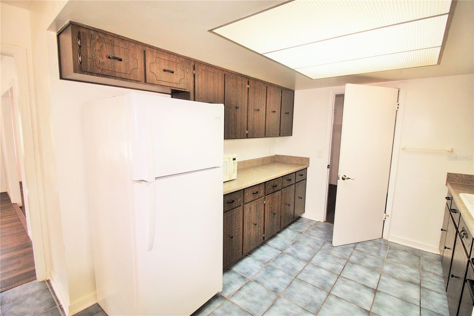 Image 4 of 30 For 5524 Clearview Drive