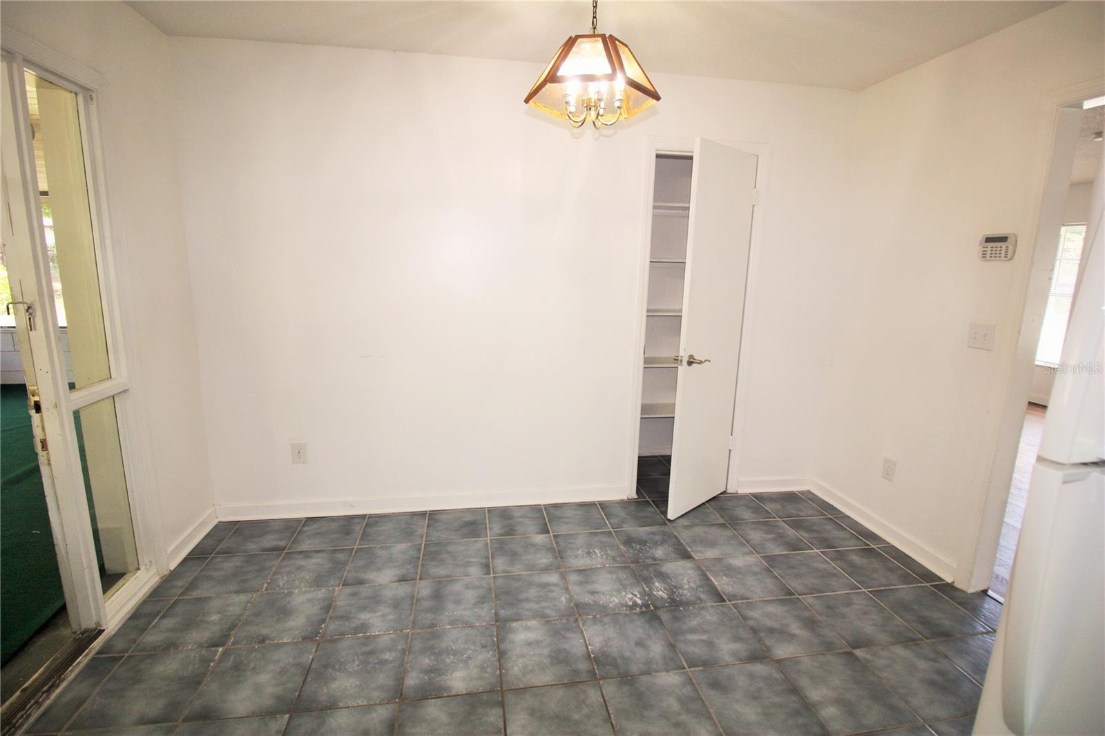 Image 6 of 30 For 5524 Clearview Drive