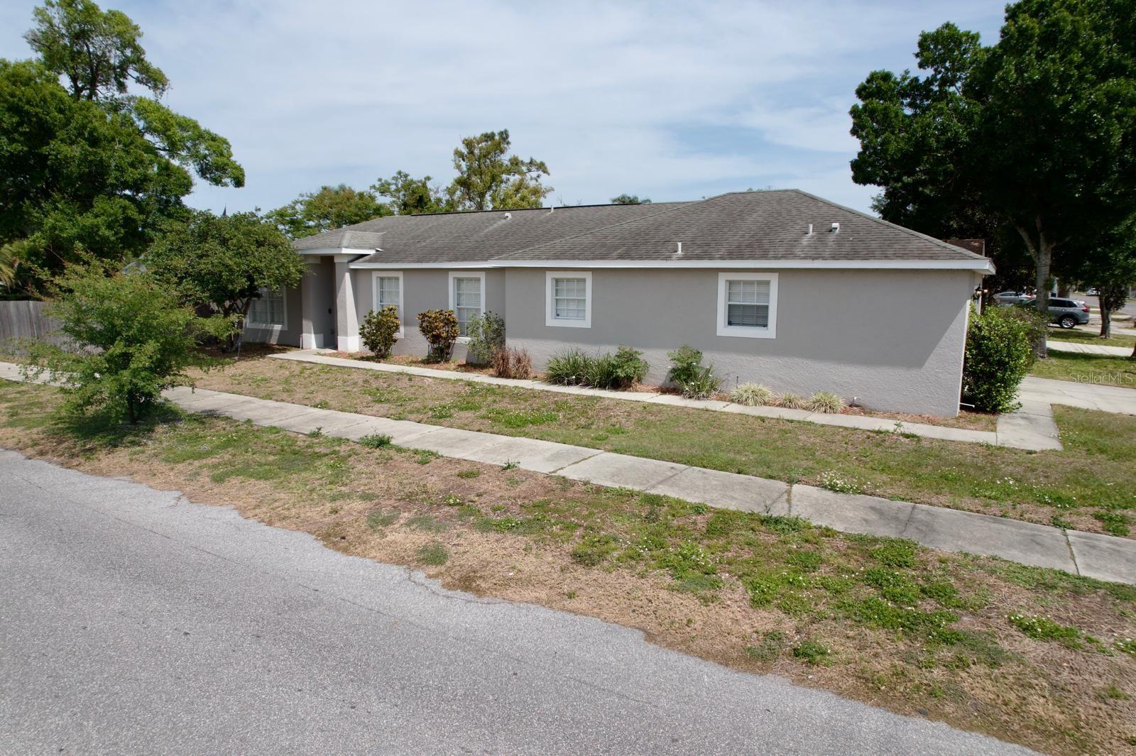 Image 4 of 8 For 1833 Courtland Street