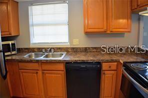 Image 2 of 12 For 1000 Semoran Boulevard 408