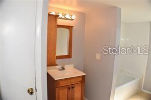 Image 7 of 12 For 1000 Semoran Boulevard 408