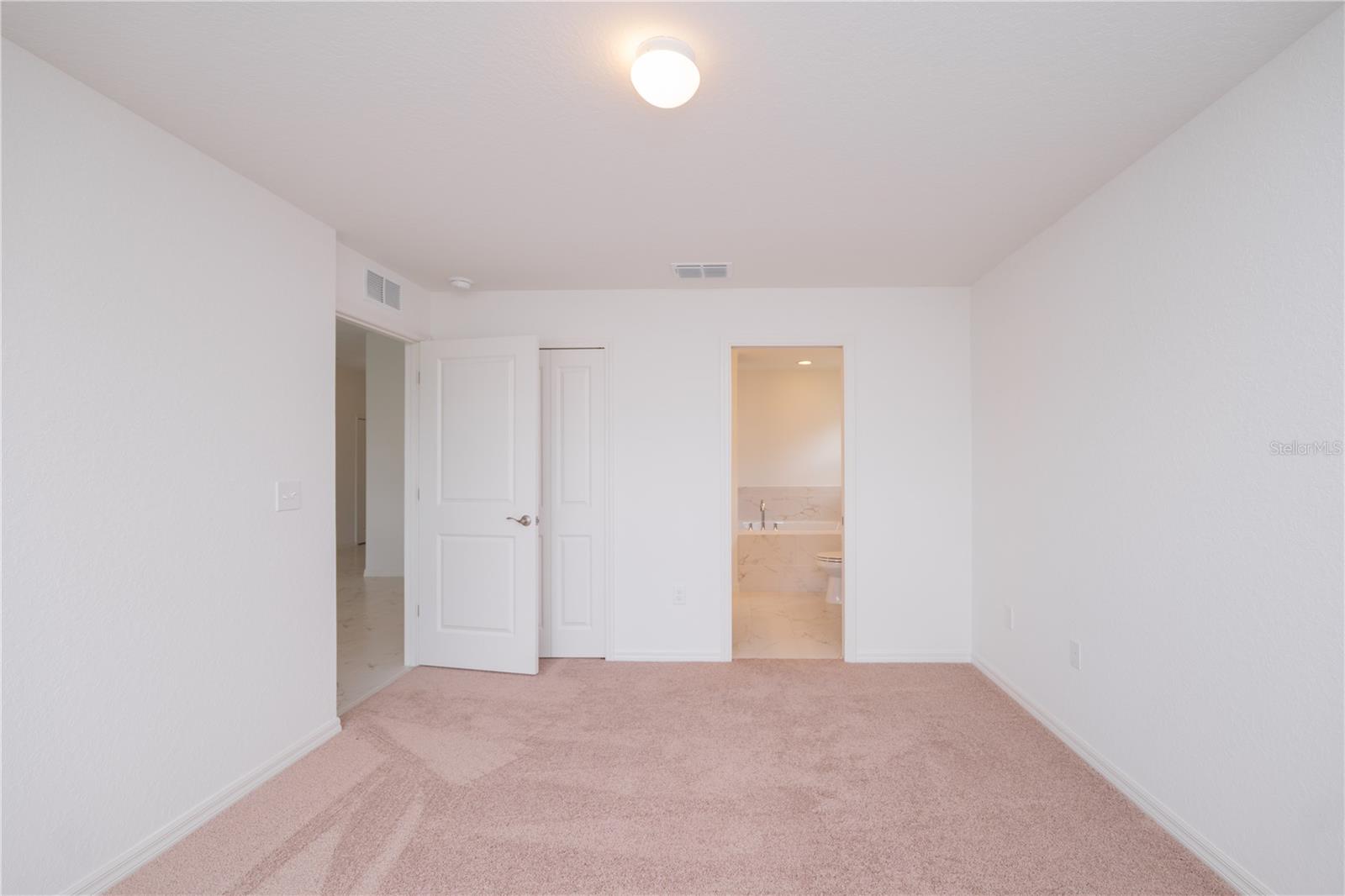 Image 11 of 20 For 985 Lunar Lane