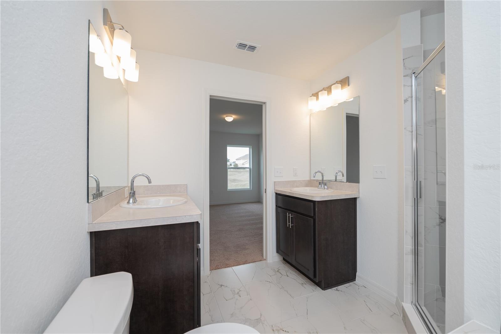 Image 13 of 20 For 985 Lunar Lane