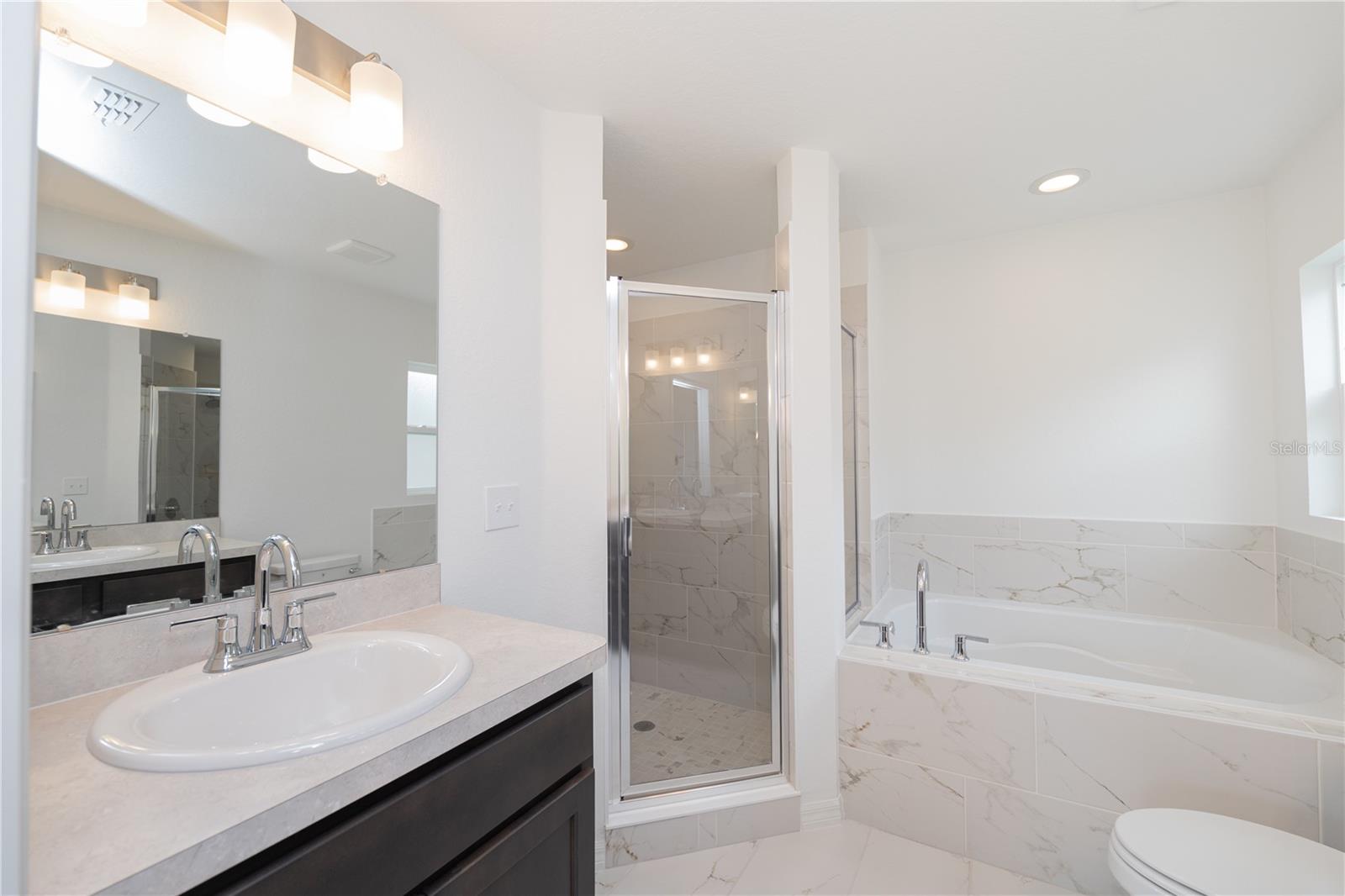 Image 14 of 20 For 985 Lunar Lane