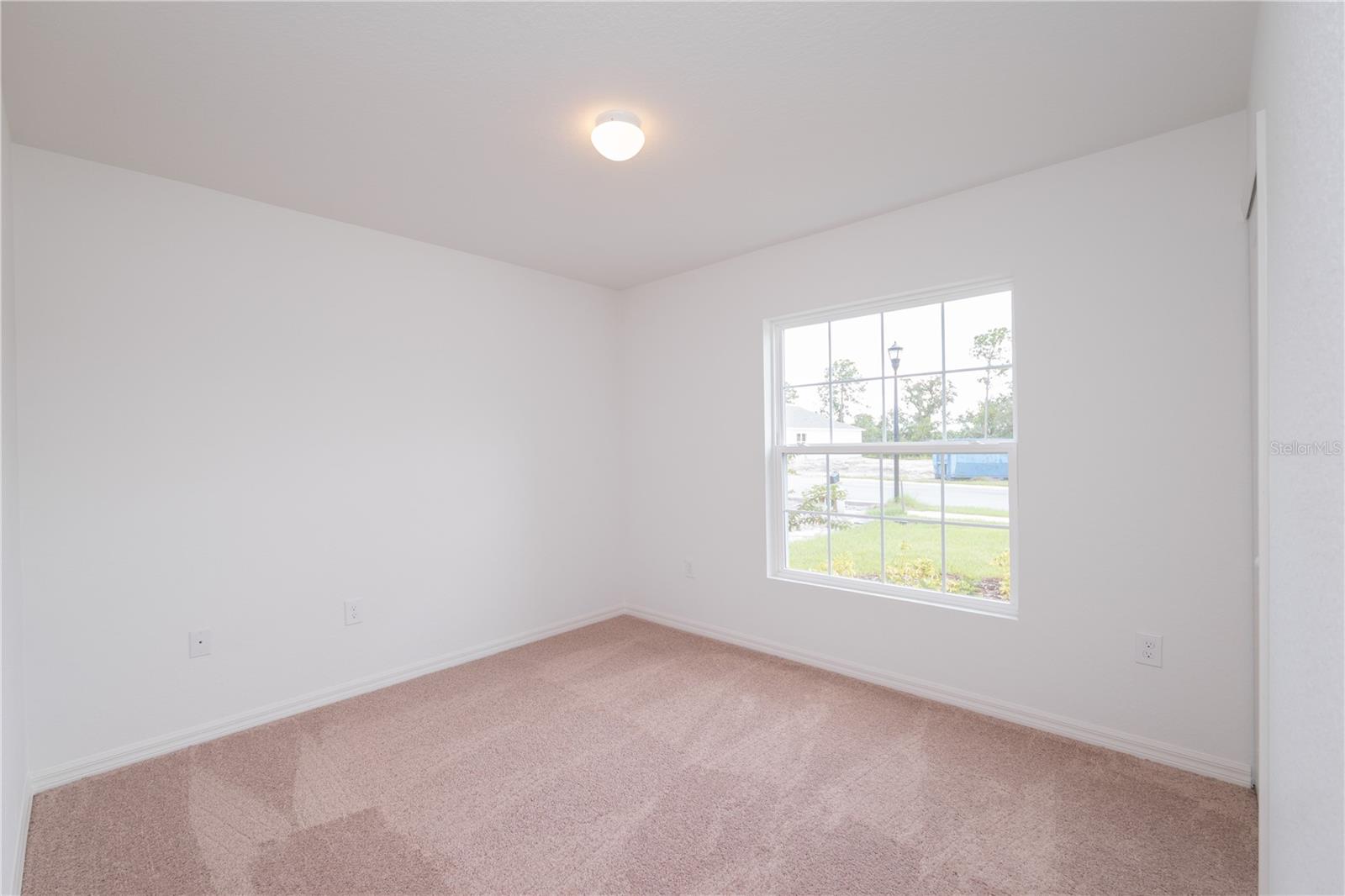 Image 16 of 20 For 985 Lunar Lane