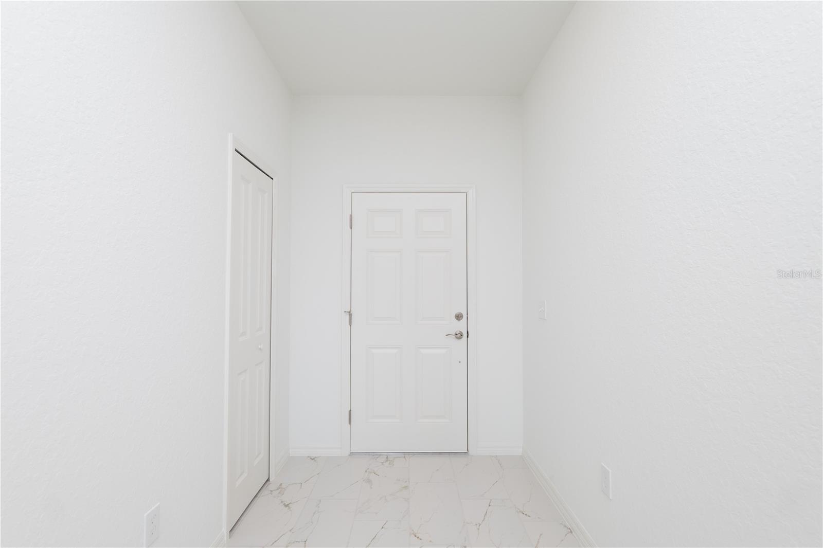 Image 3 of 20 For 985 Lunar Lane