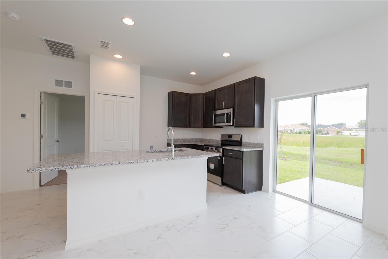 Image 7 of 20 For 985 Lunar Lane