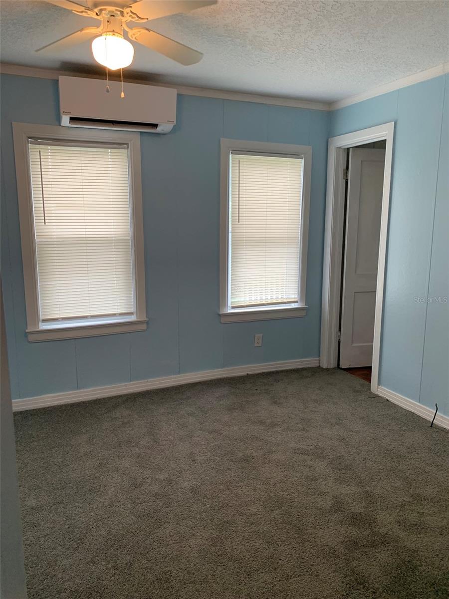 Image 17 of 29 For 712 4th Street