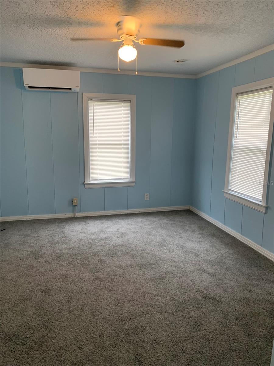 Image 18 of 29 For 712 4th Street