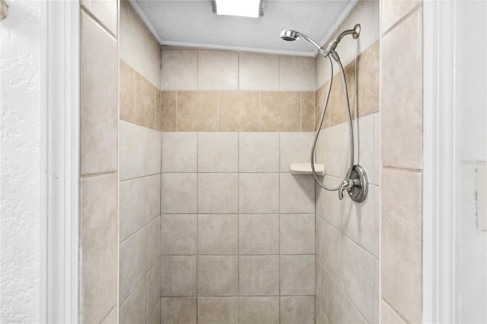 Image 22 of 29 For 712 4th Street