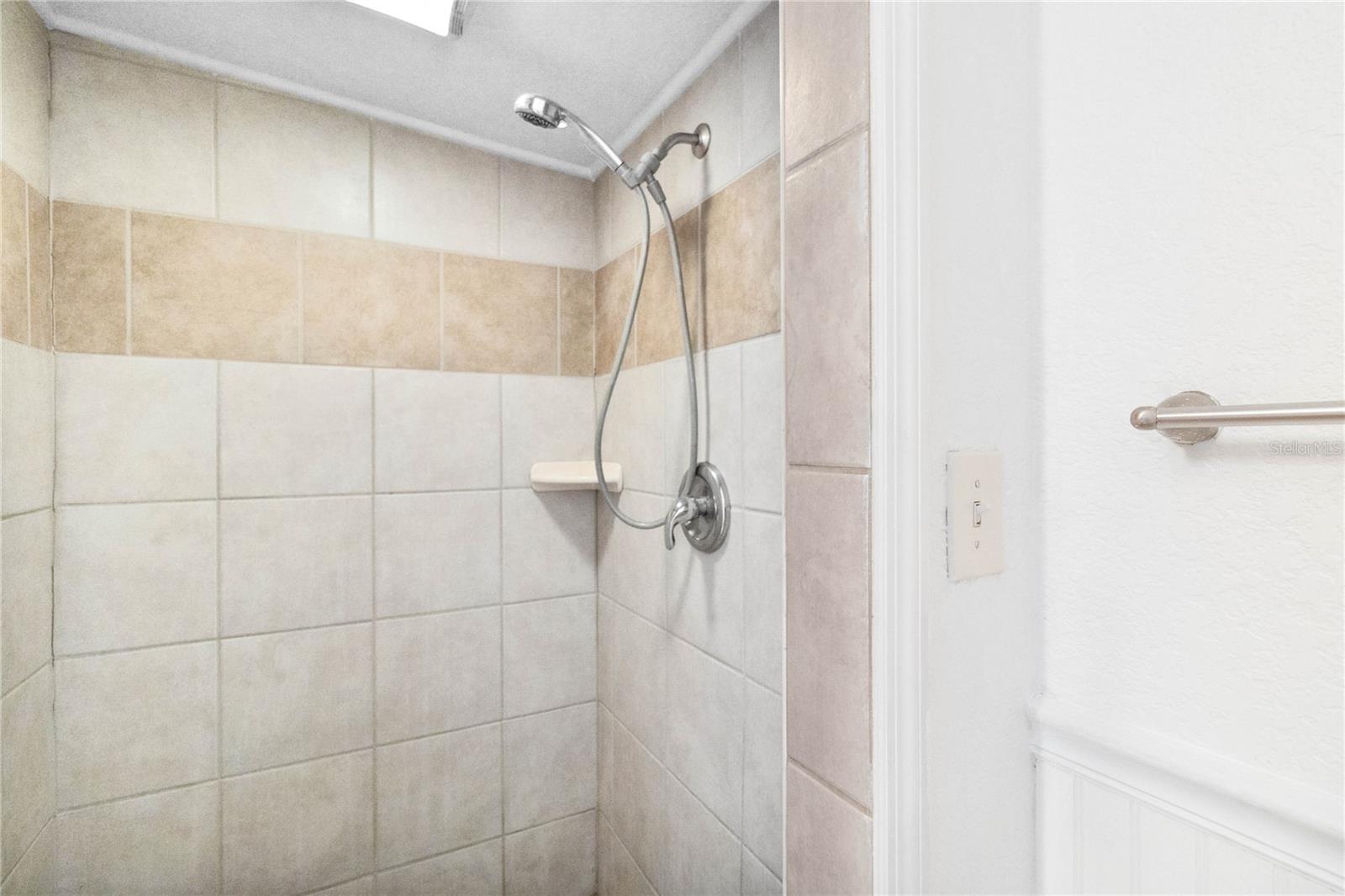 Image 23 of 29 For 712 4th Street