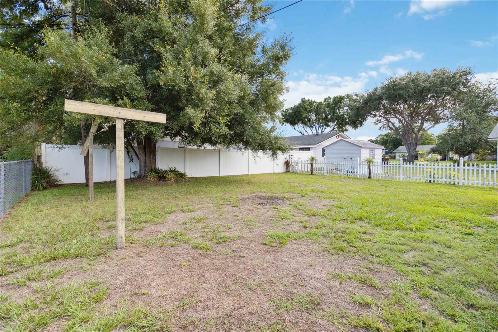 Image 28 of 29 For 712 4th Street