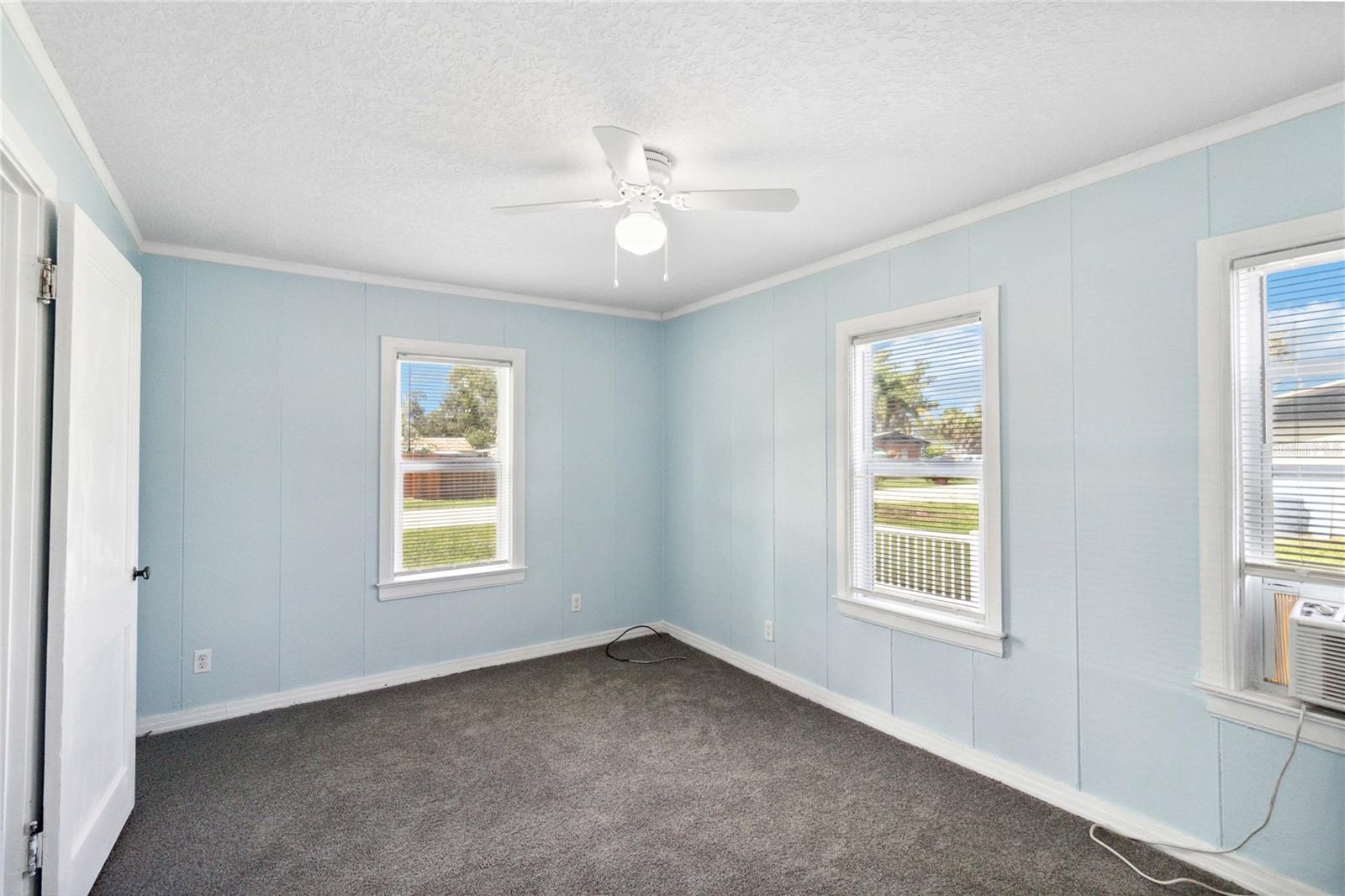 Image 6 of 29 For 712 4th Street