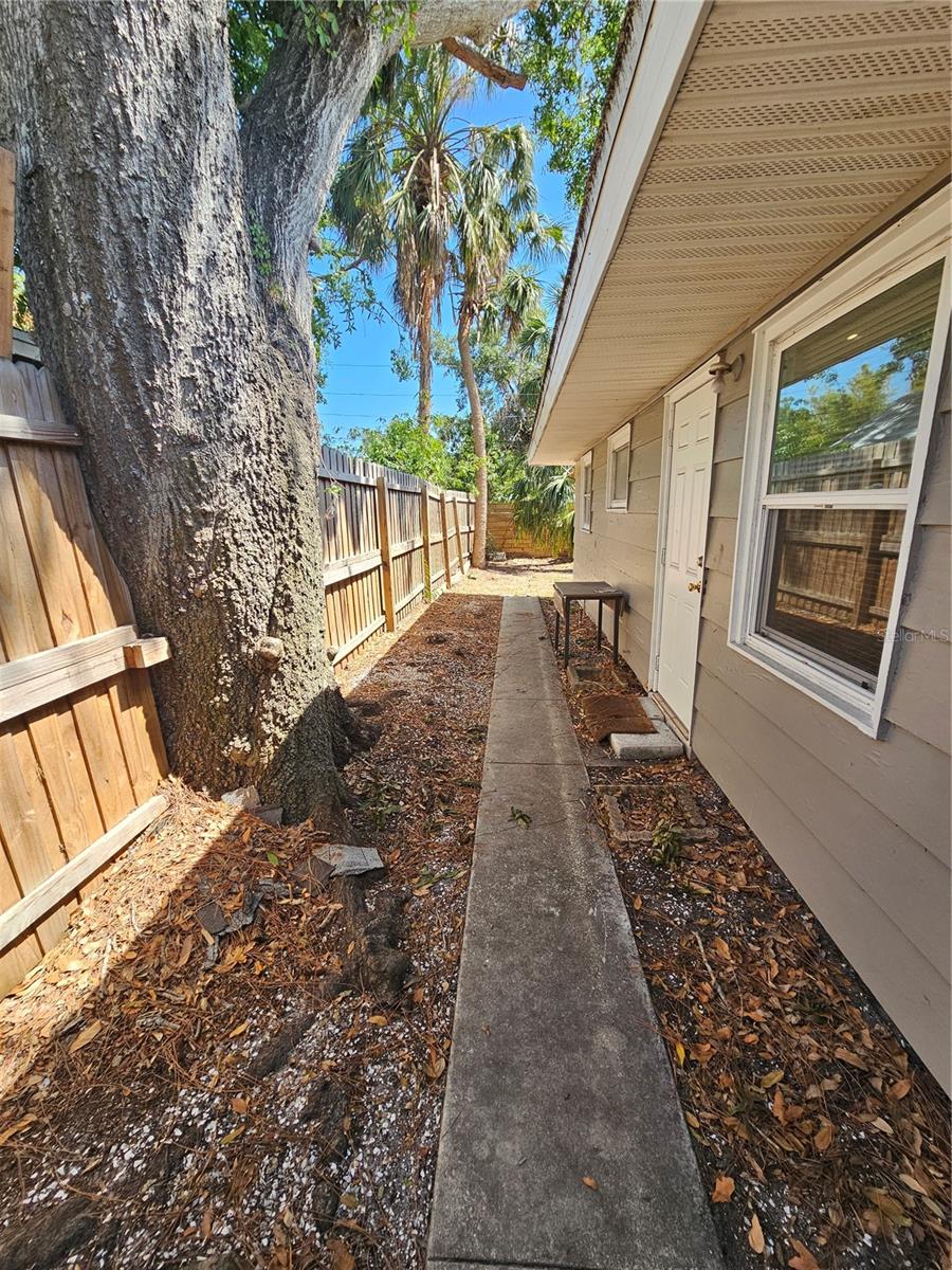 Image 14 of 17 For 2168 Wood Street