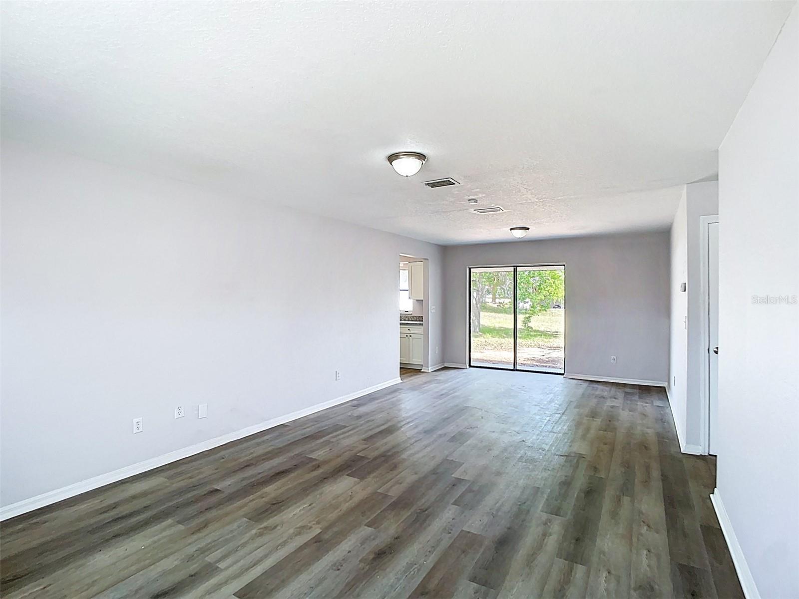 Image 6 of 45 For 4680 142 Place Road
