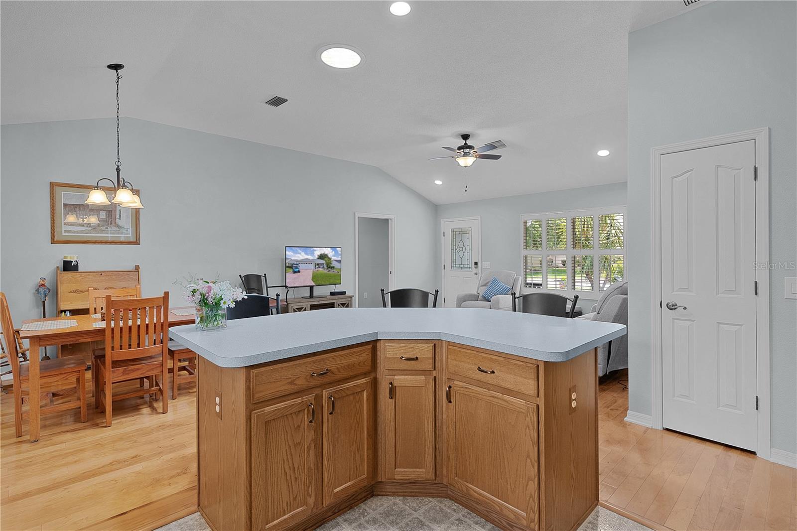 Image 16 of 67 For 1305 Guerra Avenue
