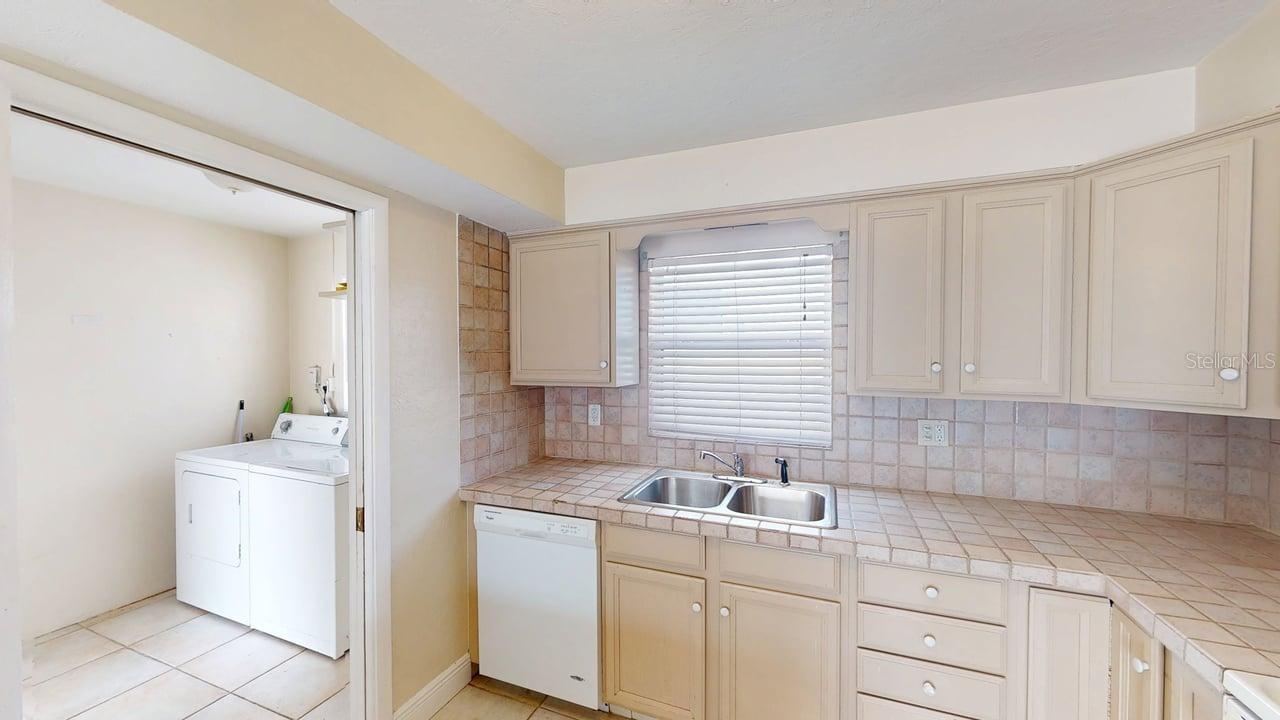 Image 11 of 31 For 2129 Couver Drive