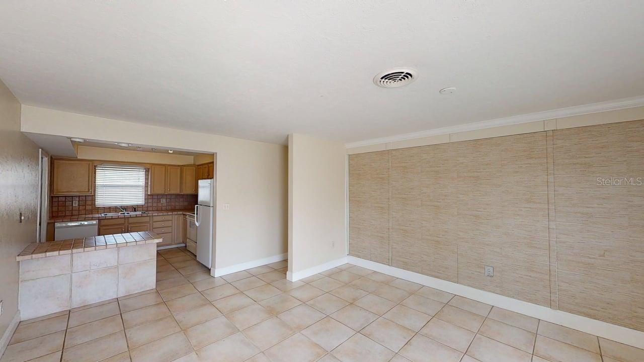 Image 15 of 31 For 2129 Couver Drive