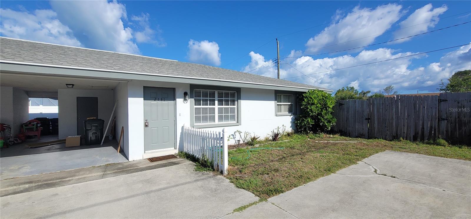 Image 2 of 31 For 2129 Couver Drive