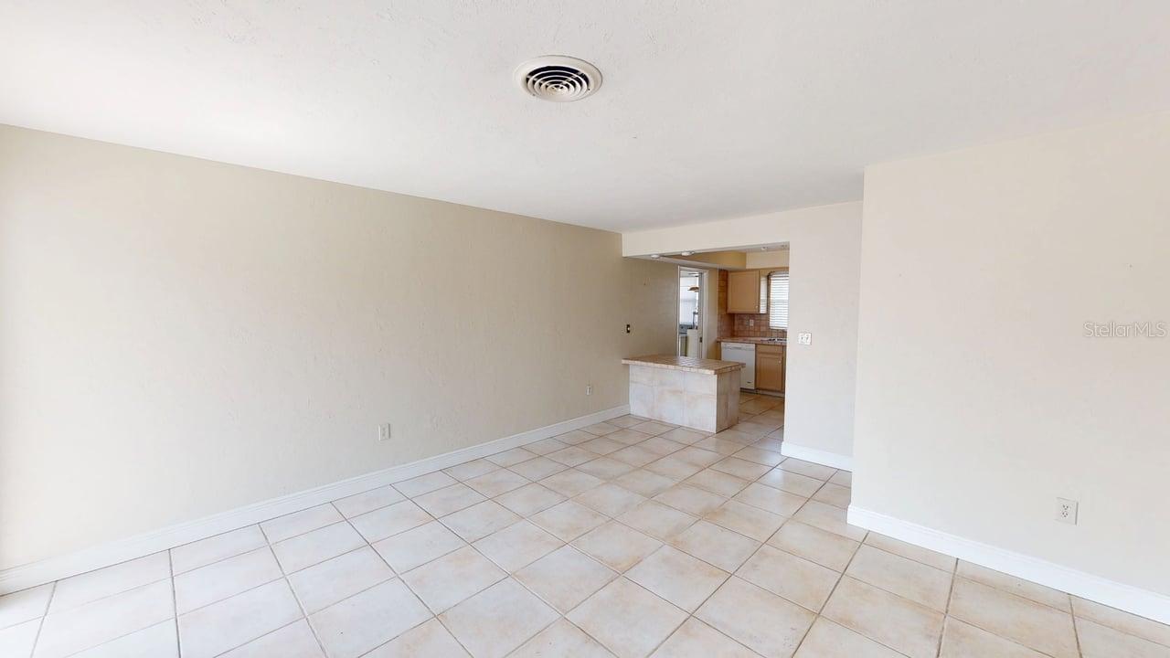 Image 21 of 31 For 2129 Couver Drive