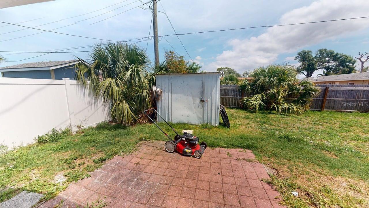 Image 26 of 31 For 2129 Couver Drive