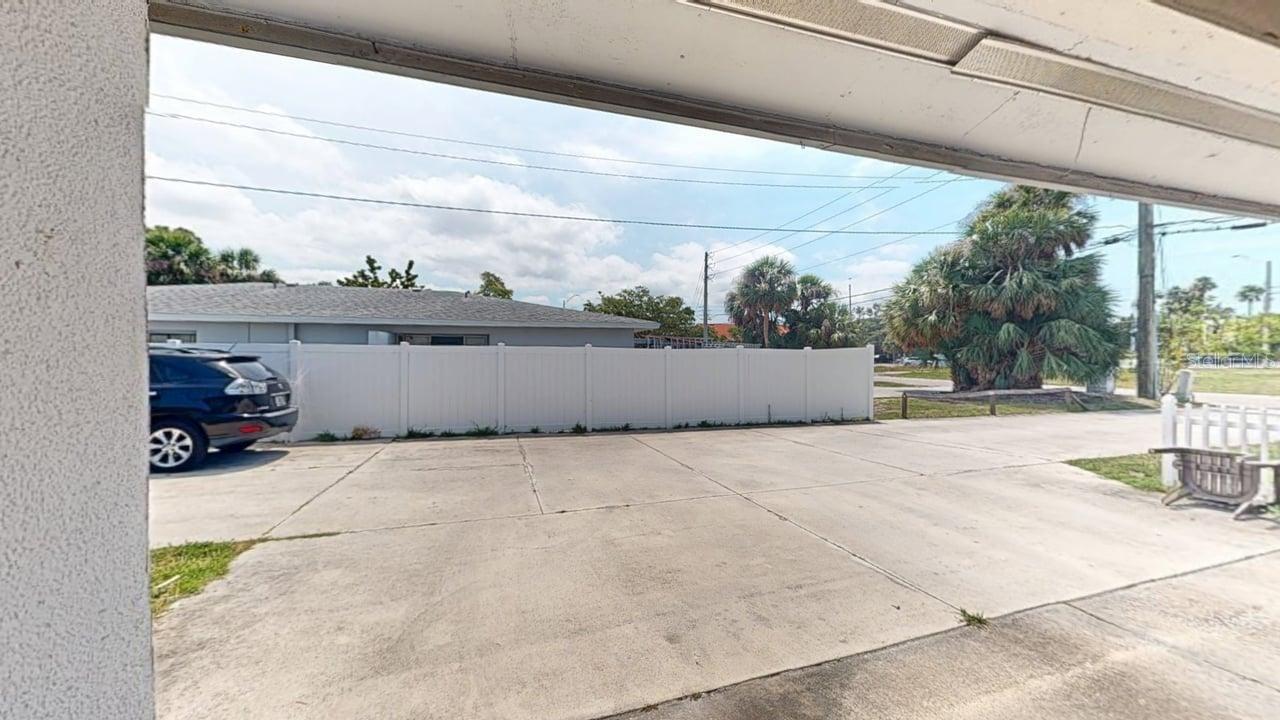 Image 27 of 31 For 2129 Couver Drive