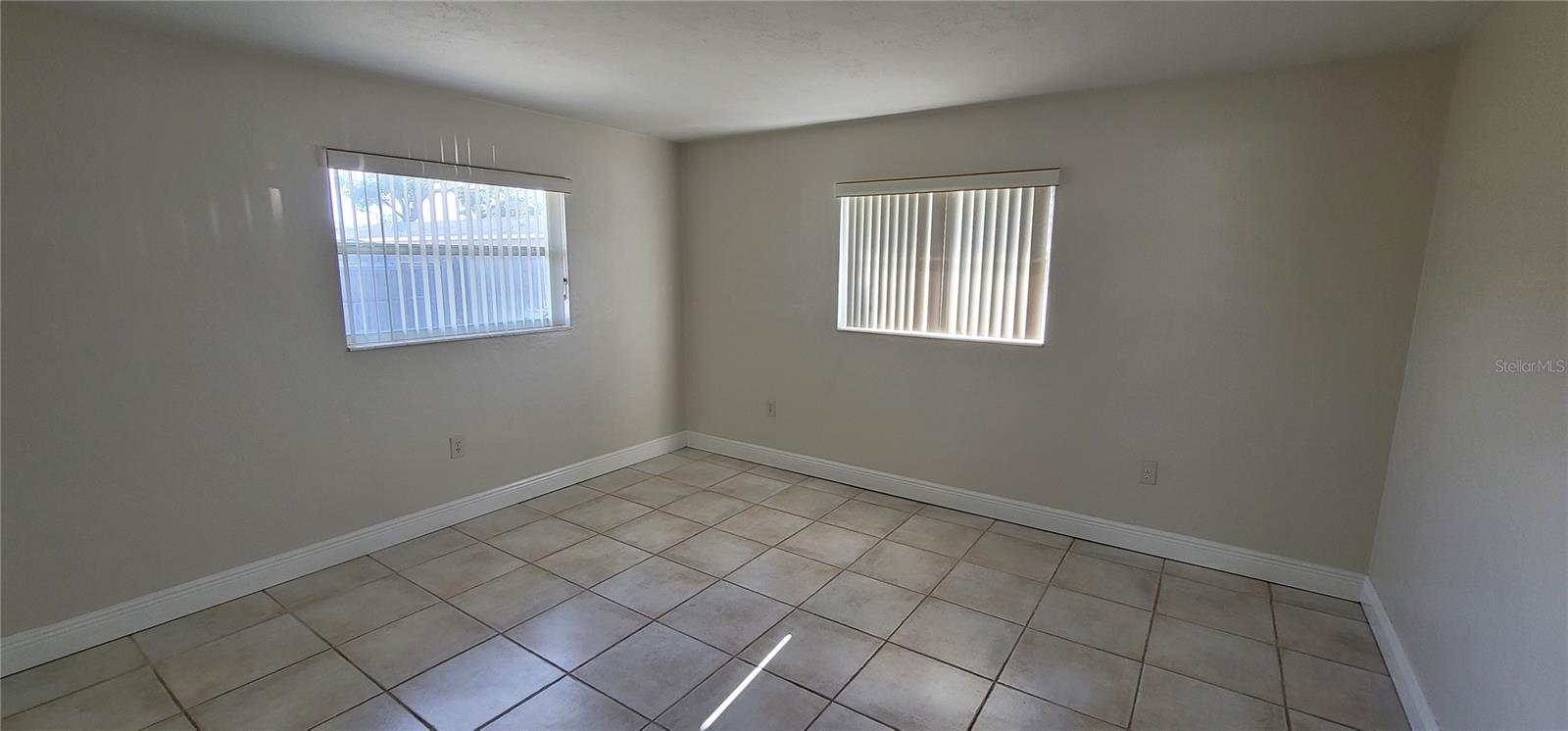 Image 4 of 31 For 2129 Couver Drive