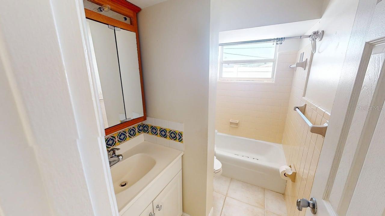 Image 8 of 31 For 2129 Couver Drive