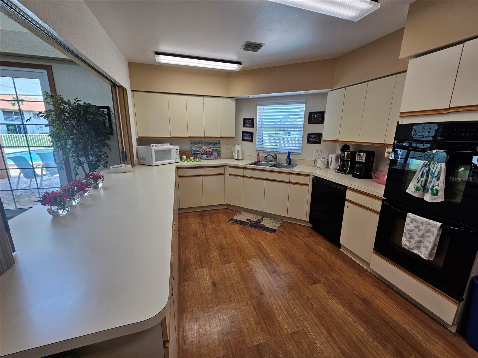 Image 21 of 23 For 4364 Madeira Court 3355